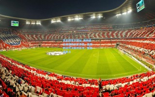 竞彩网官方网址_弗赖堡主场硬撼多特蒙德，稳固防线对决犀利进攻，聚勒成焦点