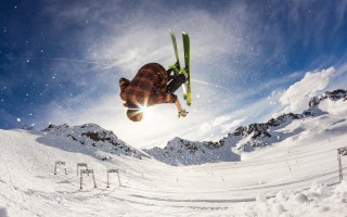 中国竞彩网_迈尼昂续约AC米兰背后的博弈，500万年薪锁定未来，切尔西未竟交易揭示足坛竞争新动态